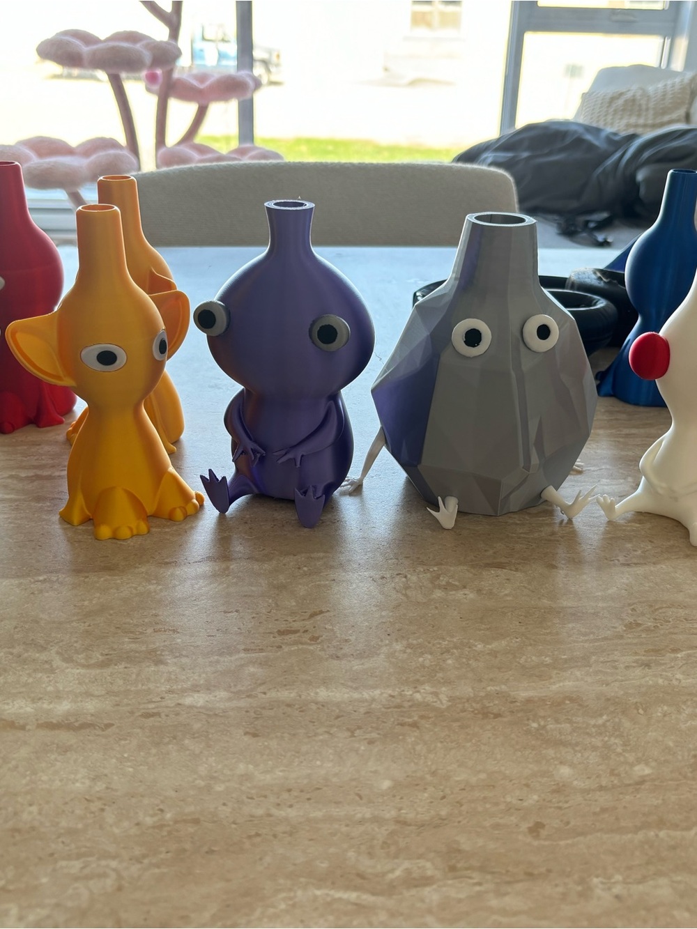 Colorful Pikmin Toy vase Set of 6- Multicolor - Picture 2 of 3